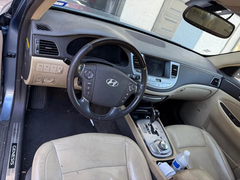 2010 Hyundai Genesis - Image 6 of 8