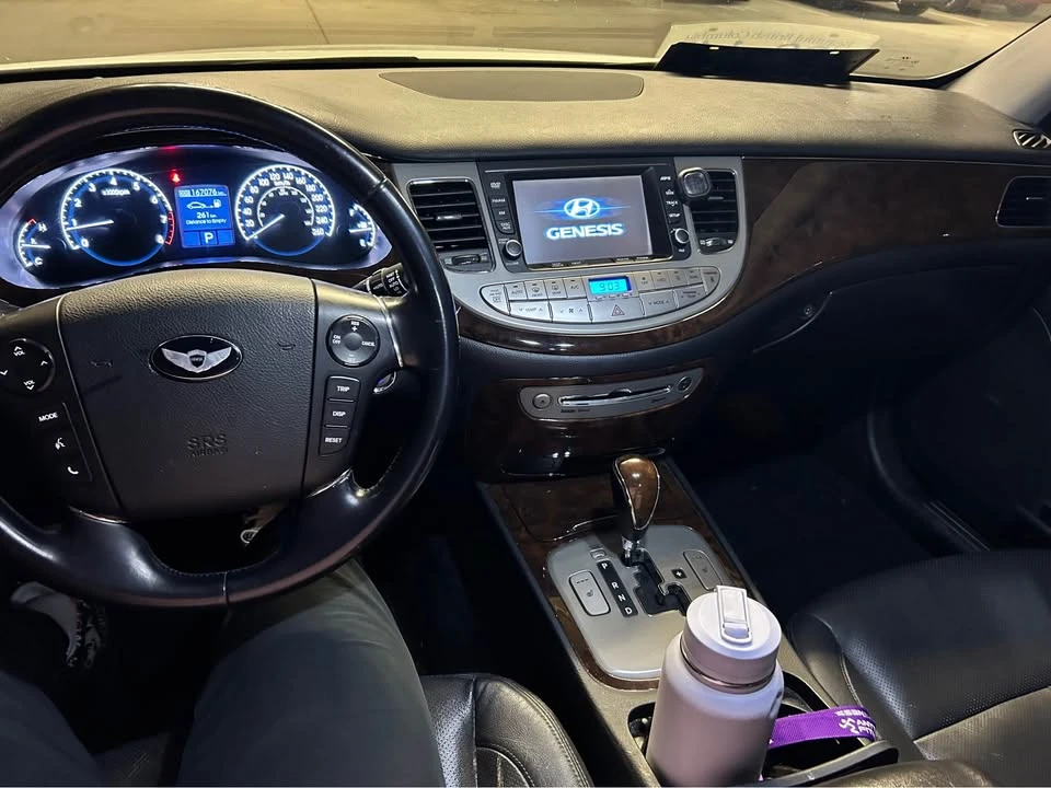 2010 Hyundai Genesis - Image 10 of 10