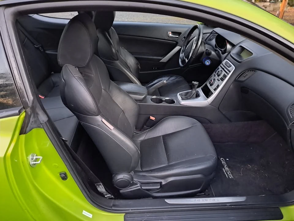 2010 Hyundai Genesis - Image 3 of 3