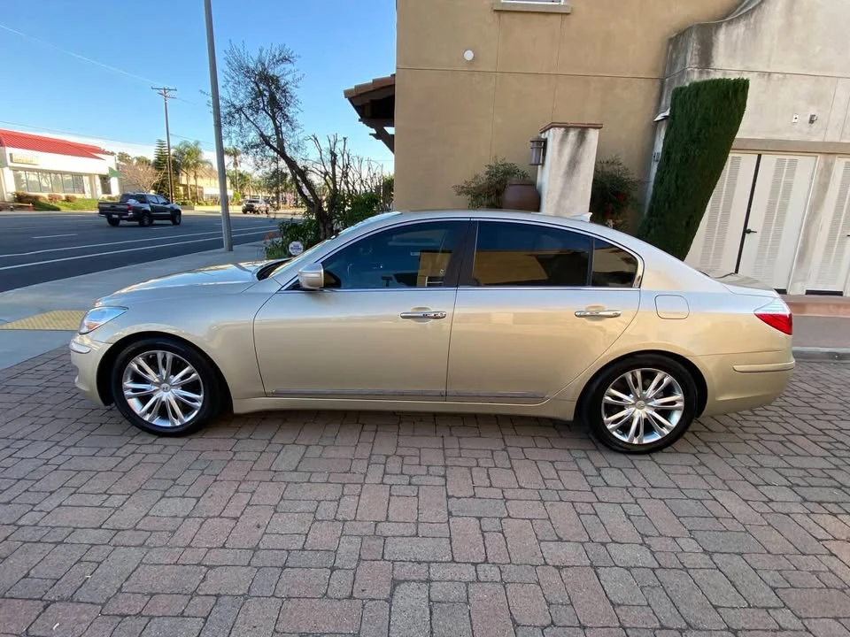 2010 Hyundai Genesis - Image 7 of 20