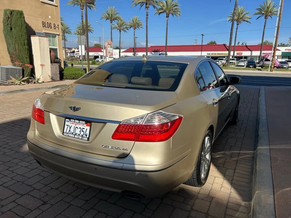 2010 Hyundai Genesis - Image 16 of 20