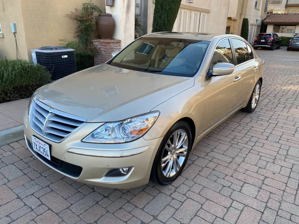 2010 Hyundai Genesis - Image 20 of 20