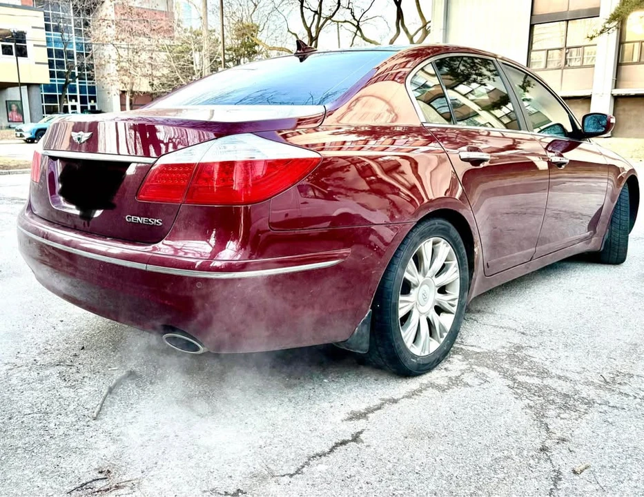 2010 Hyundai Genesis - Image 6 of 16
