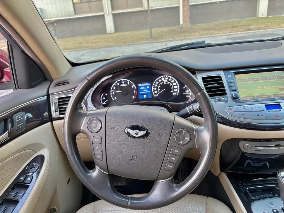 2010 Hyundai Genesis - Image 10 of 16