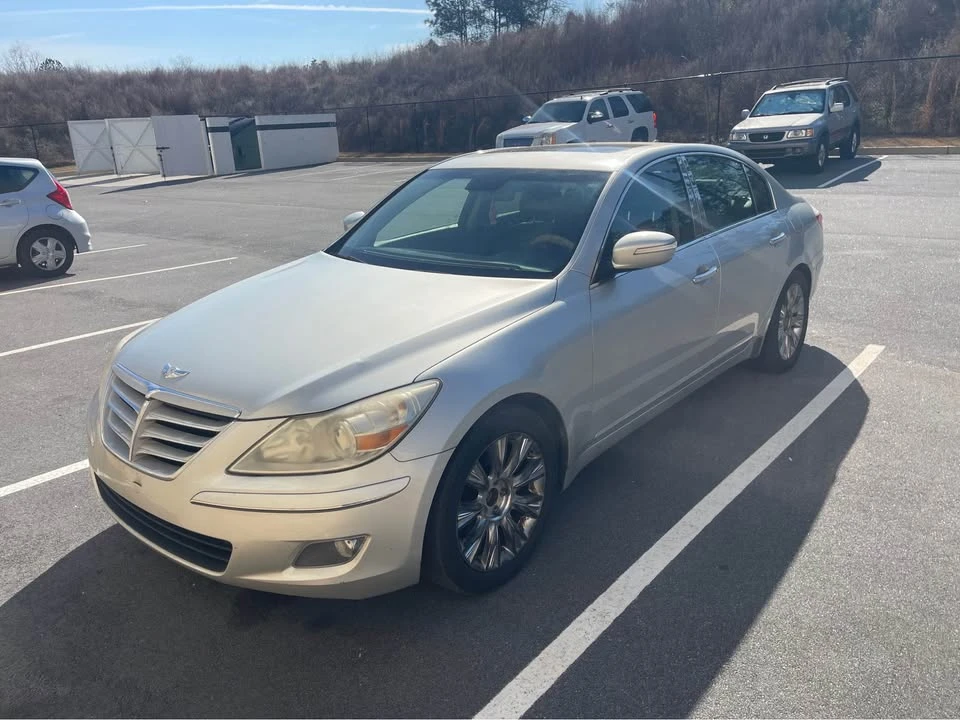 2010 Hyundai Genesis - Image 3 of 15