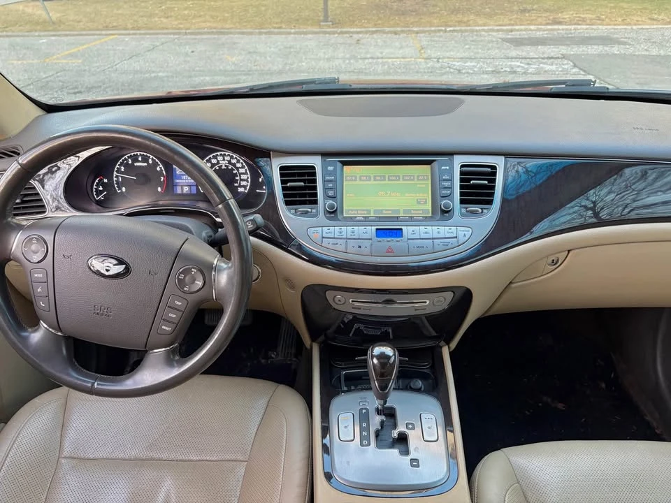 2010 Hyundai Genesis - Image 11 of 16