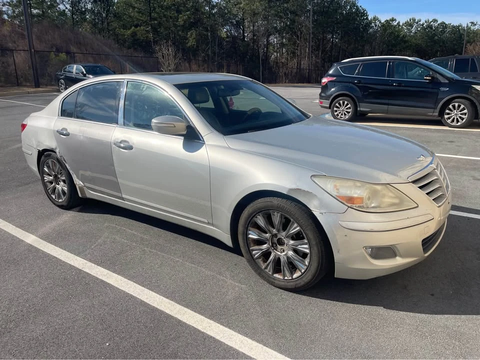 2010 Hyundai Genesis - Image 2 of 15