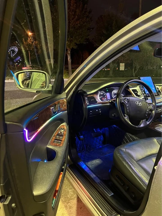 2010 Hyundai Genesis - Image 11 of 12