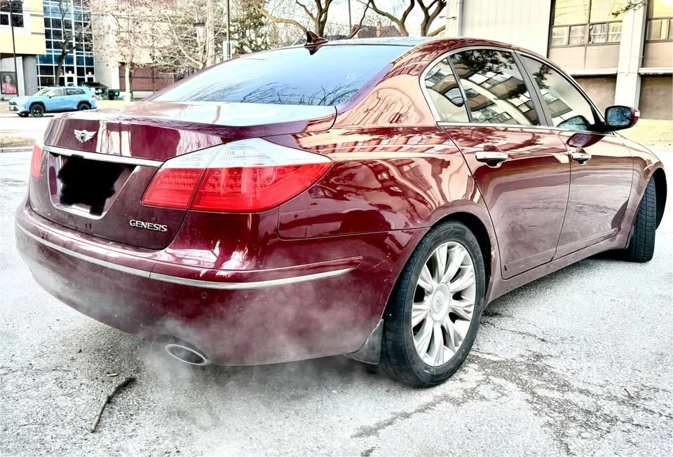2010 Hyundai Genesis - Image 8 of 16