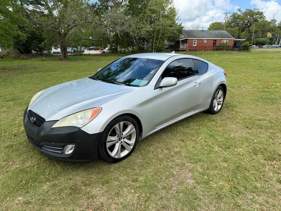 2010 Hyundai Genesis - Image 7 of 9