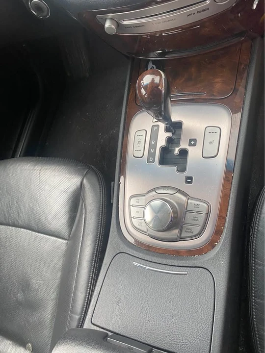 2010 Hyundai Genesis - Image 6 of 11