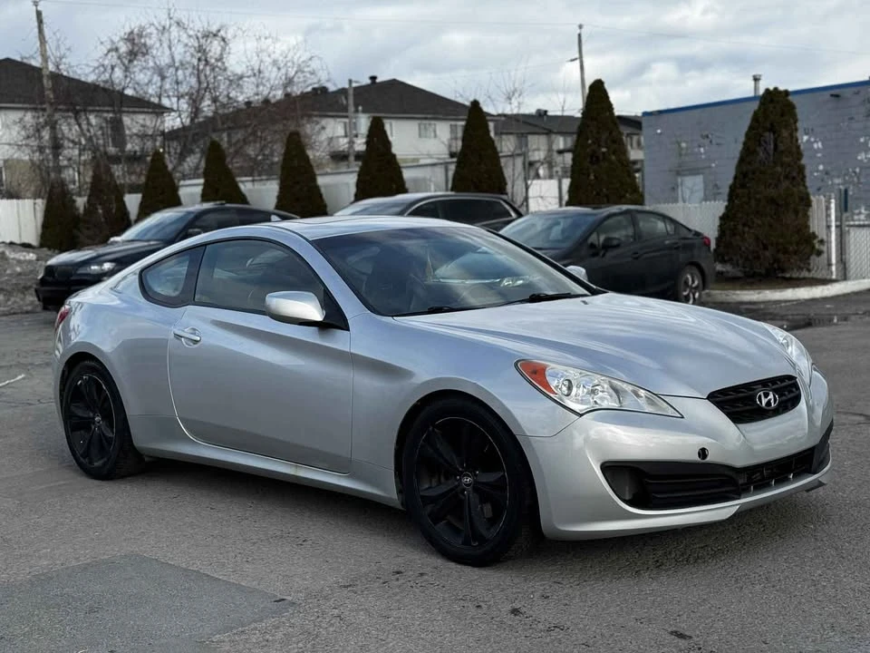 2010 Hyundai Genesis - Image 8 of 13