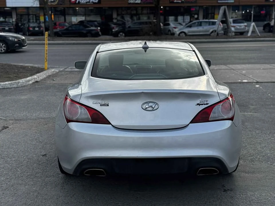 2010 Hyundai Genesis - Image 5 of 13