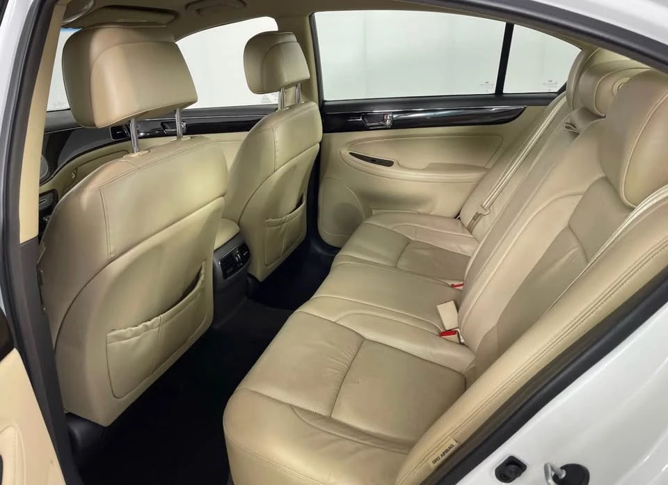 2010 Hyundai Genesis - Image 5 of 7