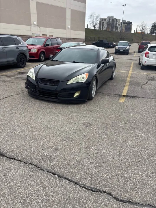 2010 Hyundai Genesis - Image 7 of 10