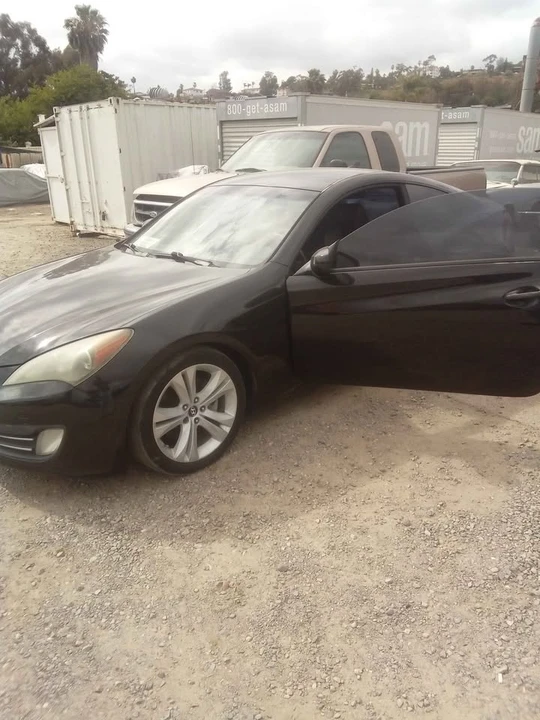 2010 Hyundai Genesis - Image 3 of 5