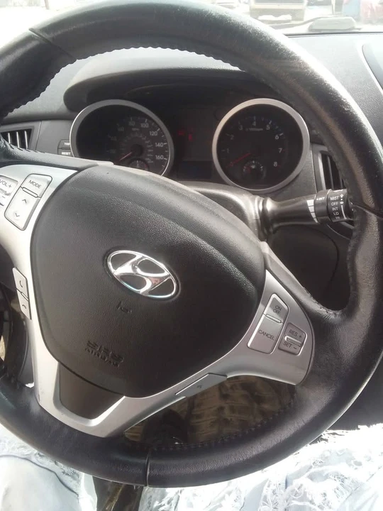 2010 Hyundai Genesis - Image 5 of 5
