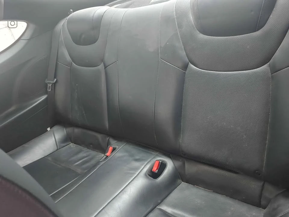 2010 Hyundai Genesis - Image 8 of 11