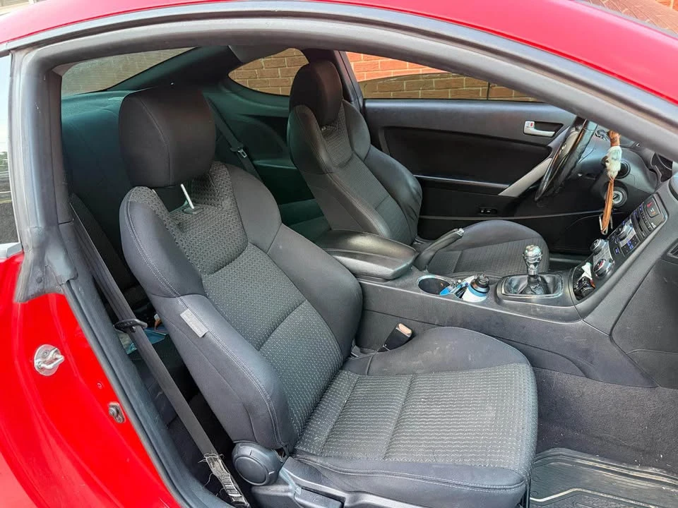 2010 Hyundai Genesis - Image 5 of 6