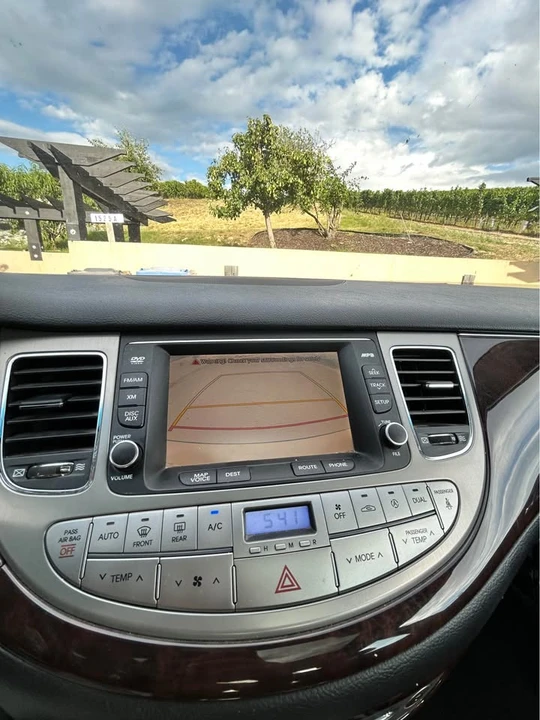 2010 Hyundai Genesis - Image 5 of 5