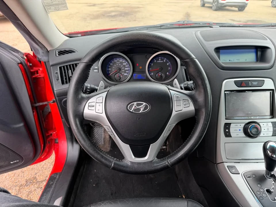 2010 Hyundai Genesis Coupe - Image 11 of 13