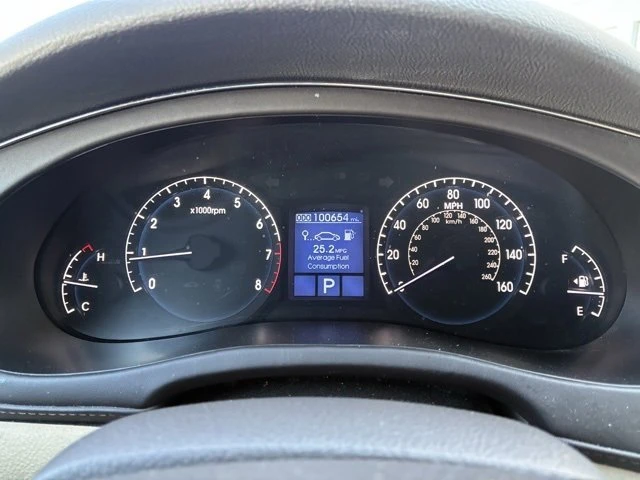 2010 Hyundai Genesis - Image 10 of 13