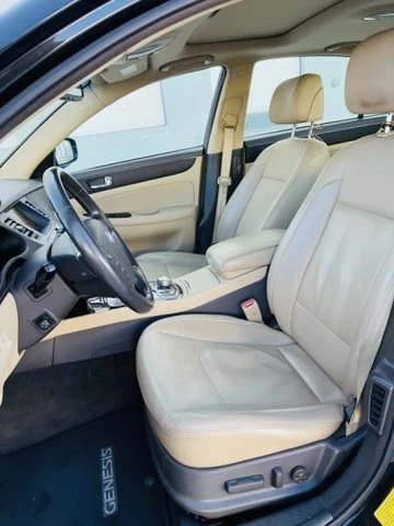 2010 Hyundai Genesis - Image 12 of 13