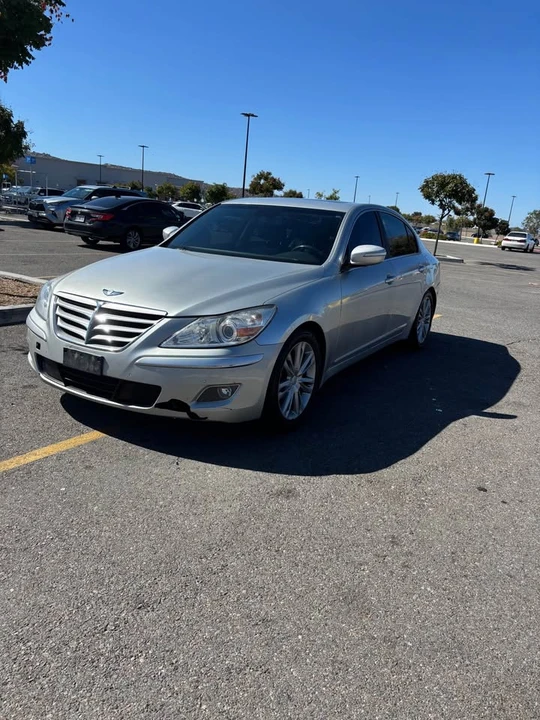 2010 Hyundai Genesis - Image 2 of 13