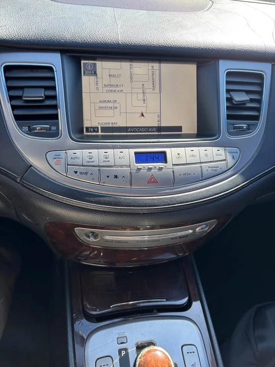 2010 Hyundai Genesis - Image 13 of 13