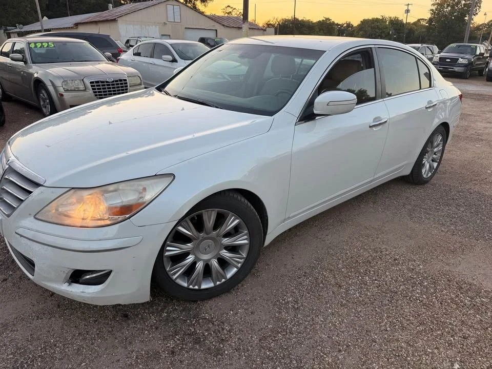 2010 Hyundai Genesis - Image 4 of 11