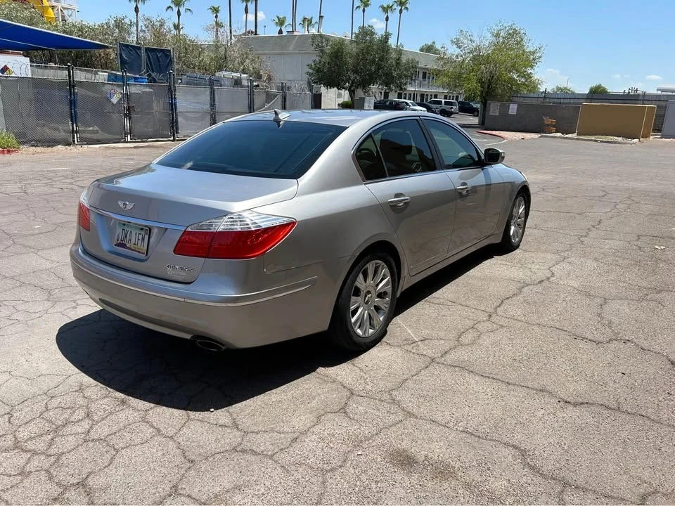 2010 Hyundai Genesis - Image 5 of 12