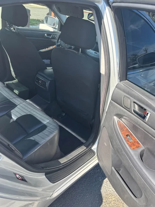 2010 Hyundai Genesis - Image 8 of 9