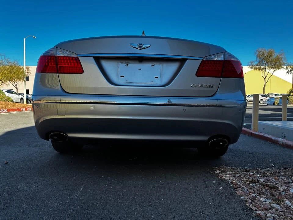 2010 Hyundai Genesis - Image 6 of 17