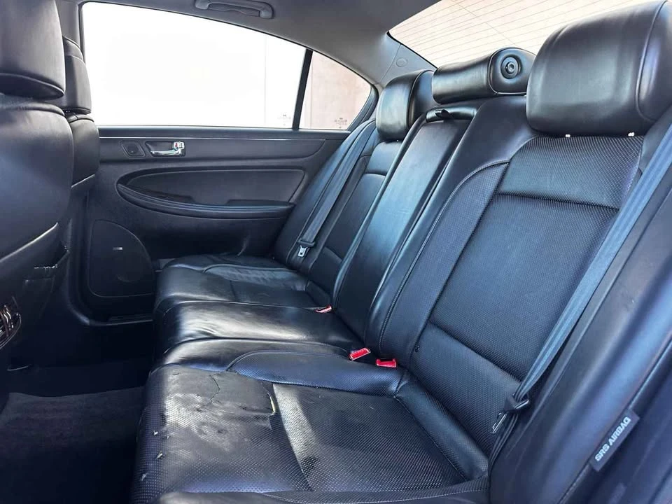 2010 Hyundai Genesis - Image 4 of 11