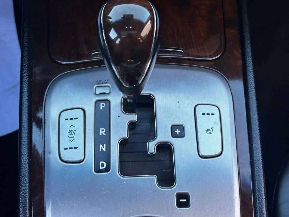 2010 Hyundai Genesis - Image 11 of 11