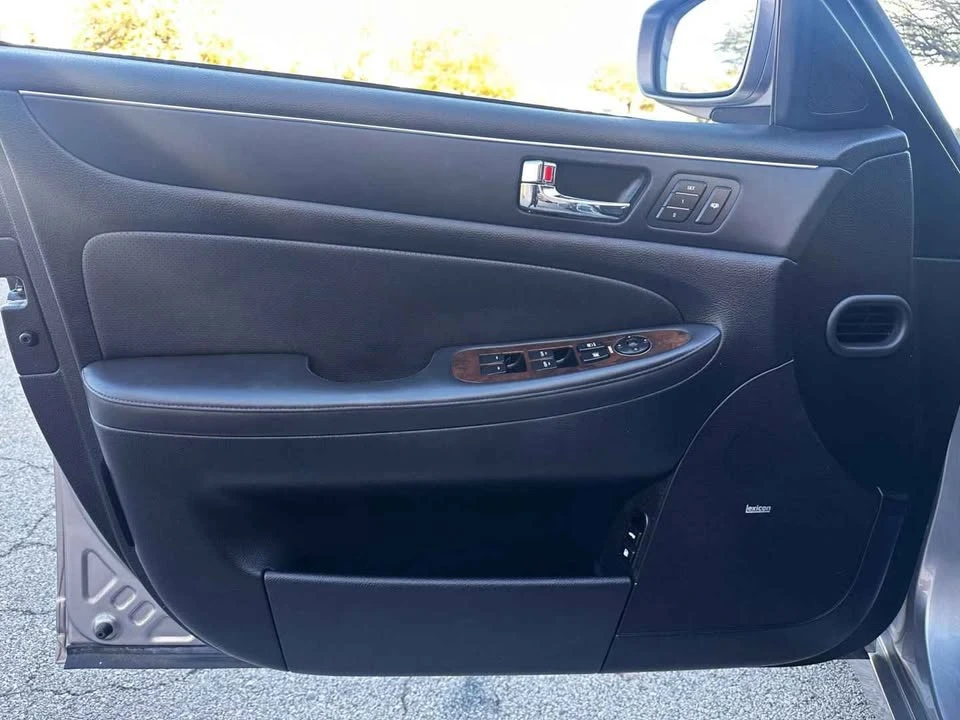 2010 Hyundai Genesis - Image 3 of 11