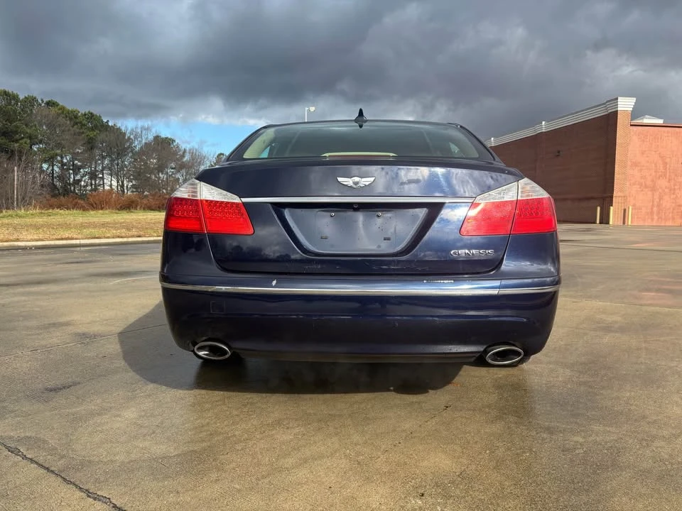 2010 Hyundai Genesis - Image 4 of 9