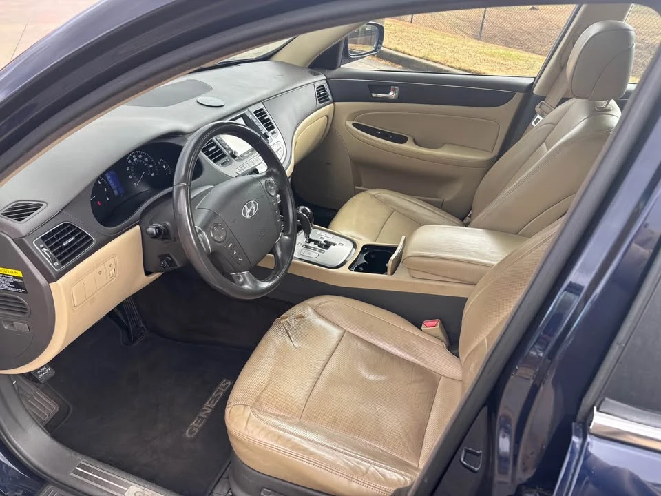 2010 Hyundai Genesis - Image 7 of 9
