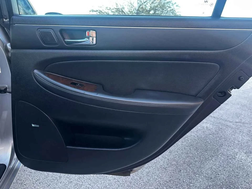 2010 Hyundai Genesis - Image 7 of 11