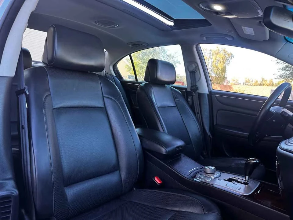 2010 Hyundai Genesis - Image 8 of 11
