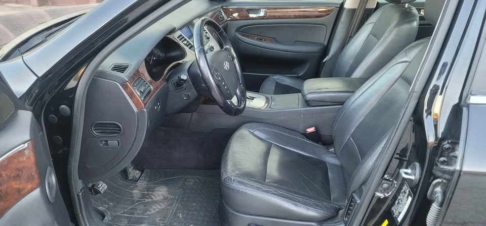 2010 Hyundai Genesis - Image 8 of 13