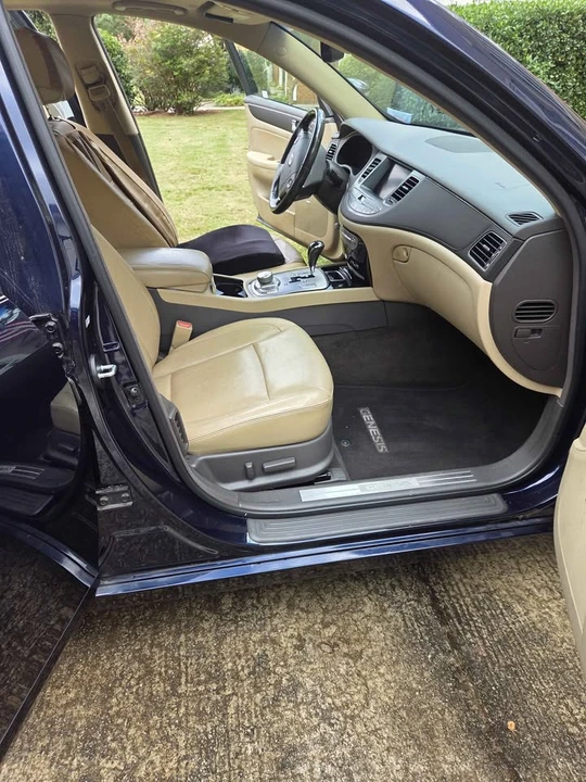 2010 Hyundai Genesis - Image 5 of 9