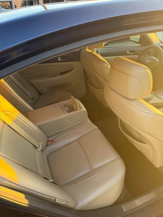 2010 Hyundai Genesis - Image 8 of 11