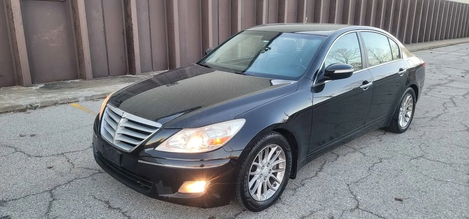 2010 Hyundai Genesis - Image 2 of 13