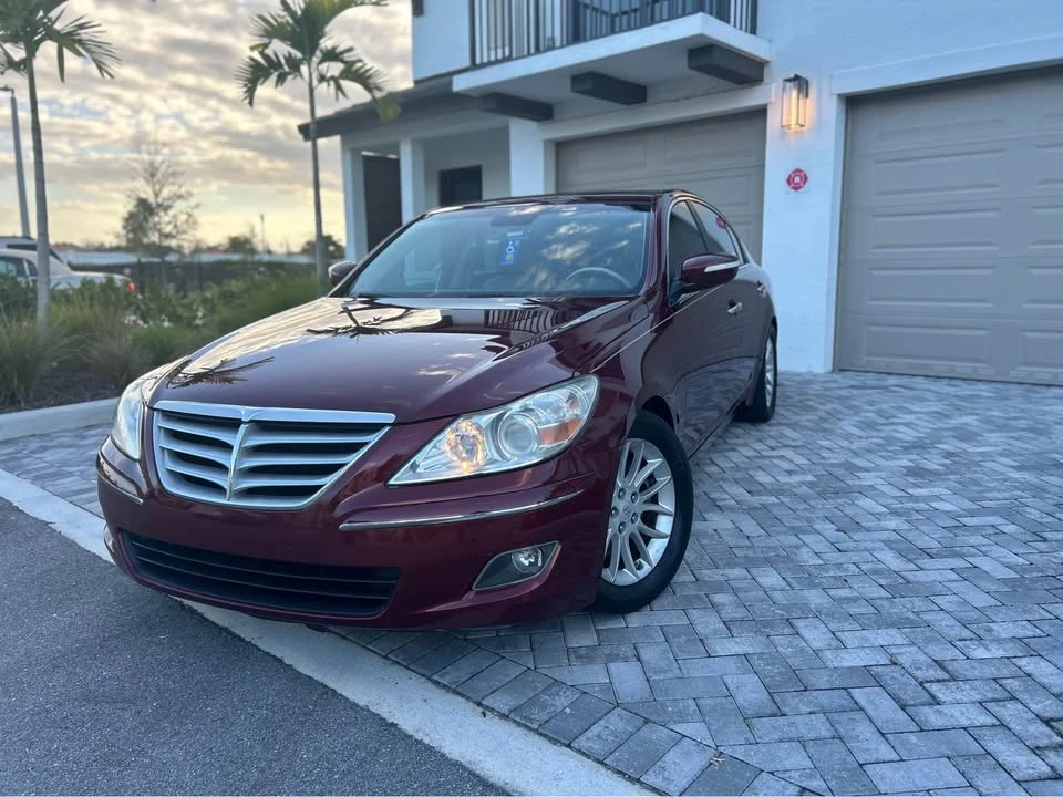 2010 Hyundai Genesis - Image 5 of 11