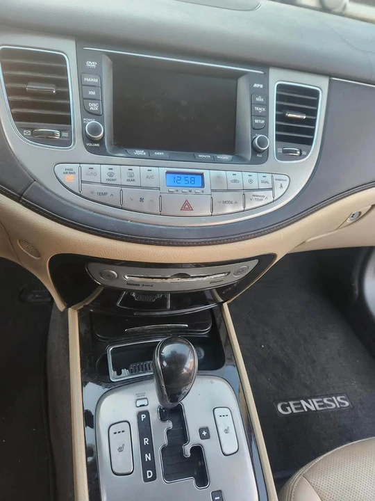 2010 Hyundai Genesis - Image 19 of 20