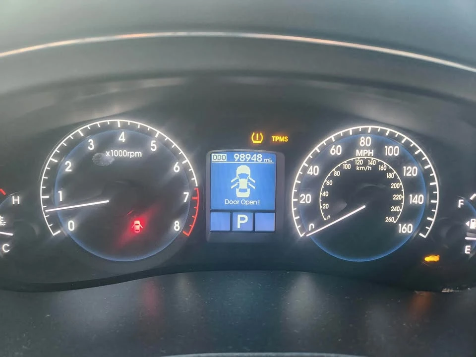 2010 Hyundai Genesis - Image 20 of 20