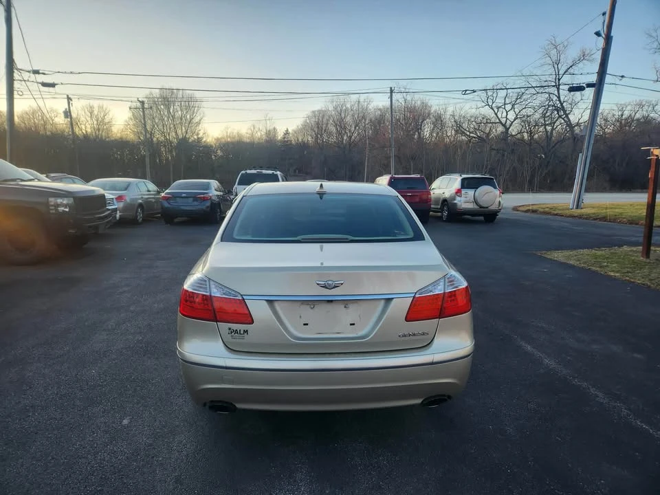 2010 Hyundai Genesis - Image 5 of 20