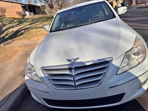2010 Hyundai Genesis 3.8 Sedan