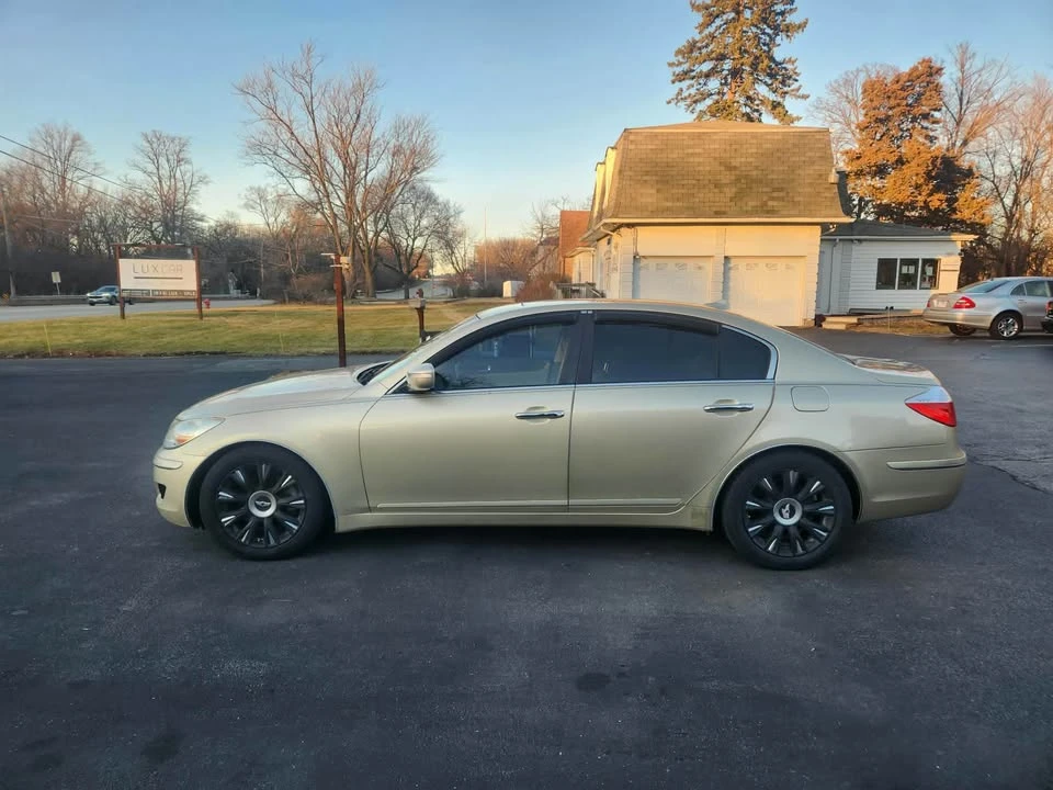 2010 Hyundai Genesis - Image 7 of 20